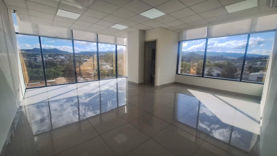 Alquiler Clínica Edificio Xcala - Imagen 1