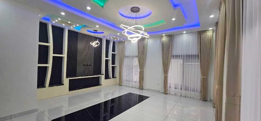 Venta de Hermosa Casa con Piscina, en Merendón Hills, en San Pedro Sula (1)