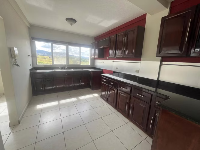 Se Renta Townhouse Col. Florencia Sur