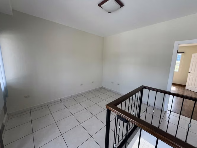 Se Renta Townhouse Col. Florencia Sur