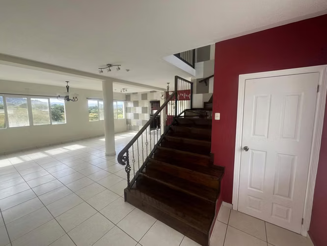 Se Renta Townhouse Col. Florencia Sur