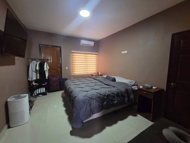 Se Vende Casa en La Riviera, Cortes, frente a la playa.