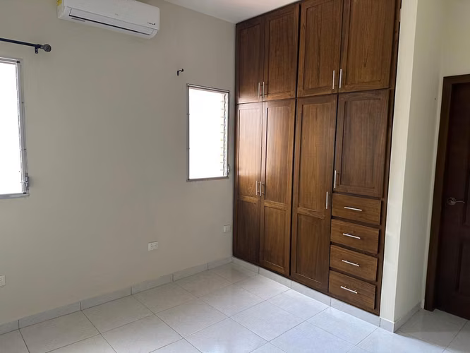 Apartamento tipo Townhouse/ La Foresta - Imagen 3