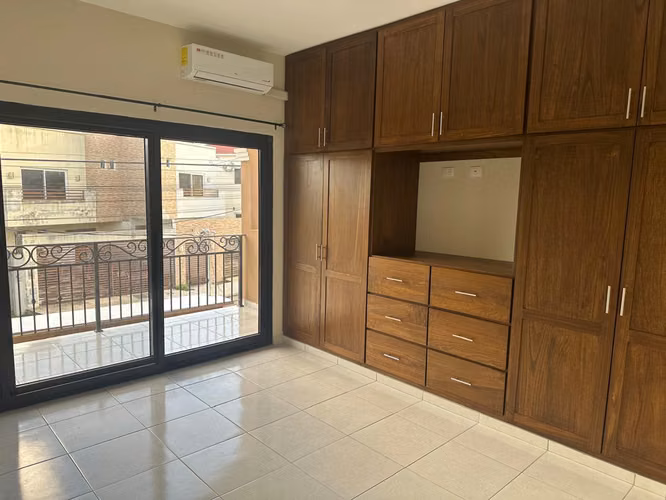 Apartamento tipo Townhouse/ La Foresta - Imagen 5