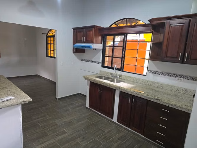 SE RENTA CASA EN VILLAS MACKAY-SPS - Imagen 3