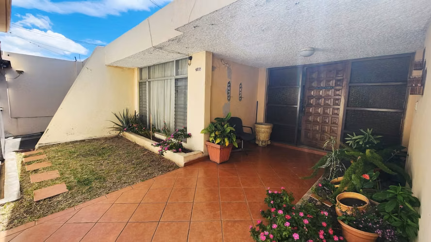 Se Vende Casa Col. Jardines de Loarque