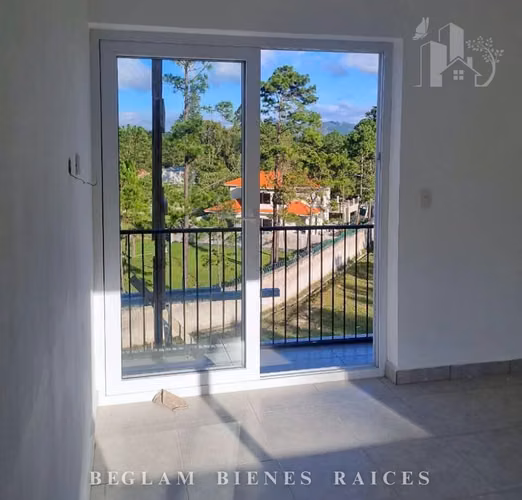 CASA AMPLIA EN VENTA