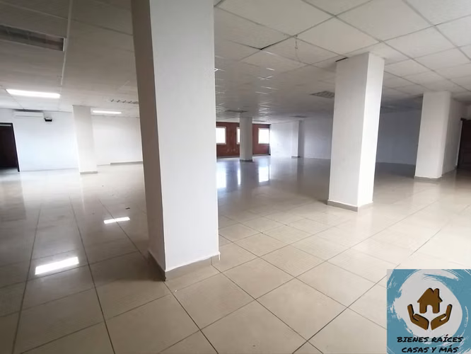 ALQUILO PISO ENTERO PARA OFICINAS EN EL ANILLO PERIFÉRICO UBICADO EN EDIFICIO A ORILLA DE CALLE - Imagen 4