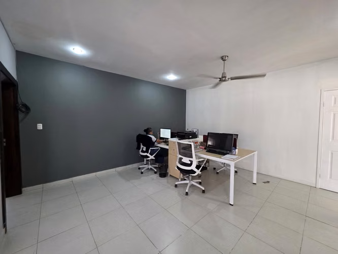 Se Vende Propiedad Col Los Laureles, Contiguo a La Col. Universidad - SPS