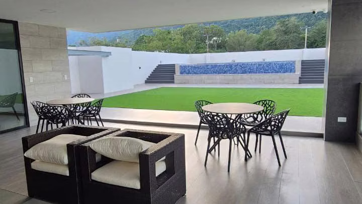 Se Vende Condominio Nuevo en Plaza Masdeval - San Pedro Sula