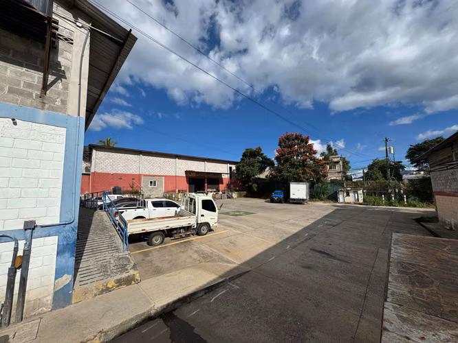 Se Renta Amplia Bodega La Cañada/Anillo Periferico - Imagen 6