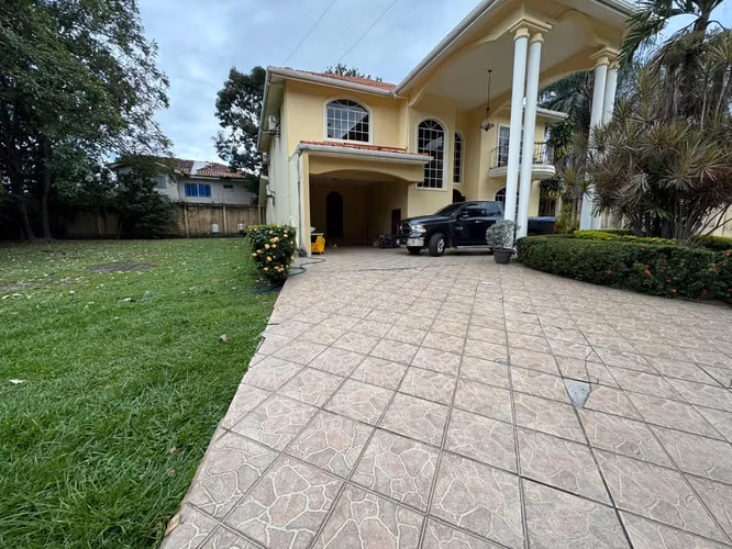 Se renta amplia casa ideal para negocio $4,000 mensuales - Imagen 6