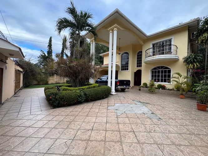 Se renta amplia casa ideal para negocio $4,000 mensuales - Imagen 2