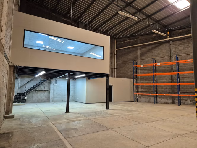 Se Renta Amplia Bodega Anillo Periferico - Imagen 4
