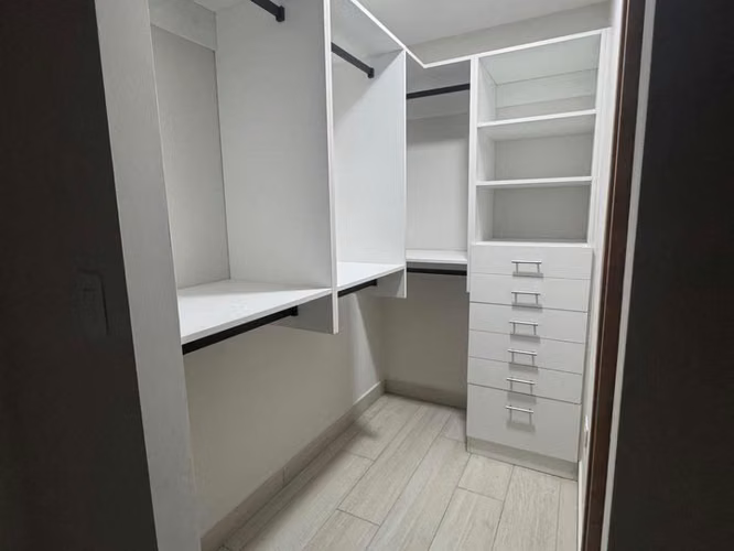 Se alquila Apartamento en Plaza Masdeval - Imagen 5