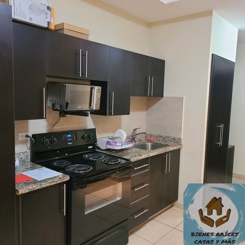 ALQUILO APARTAMENTO AMUEBLADO DE 1 HABITACIÓN CERCA DEL BLVD JUAN PABLO