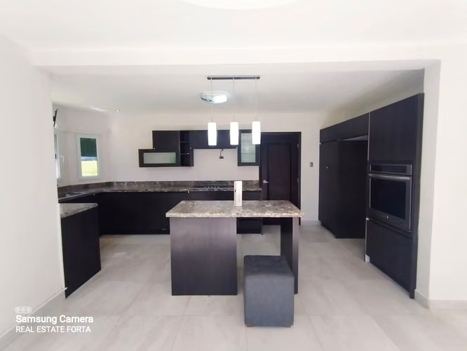 Venta de Hermosa Casa, en la Residencial Miralago, en el Hatillo, en Tegucigalpa. - Imagen 12