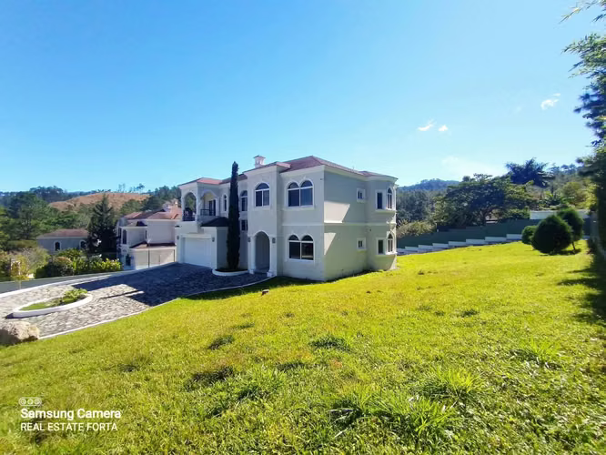 Venta de Hermosa Casa, en la Residencial Miralago, en el Hatillo, en Tegucigalpa. - Imagen 5