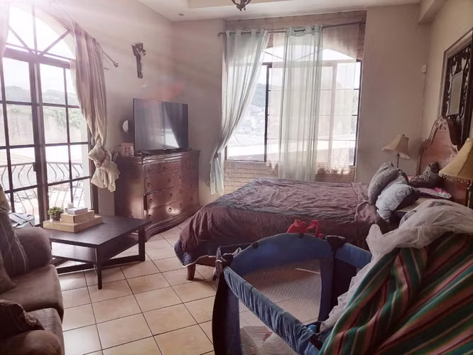 Se Vende Casa Res. Las Hadas