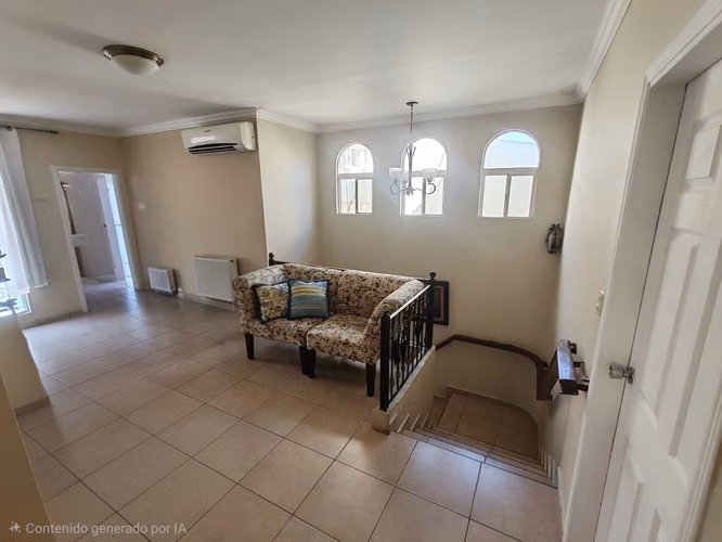 Se Vende Amplia Casa Res. El Sauce