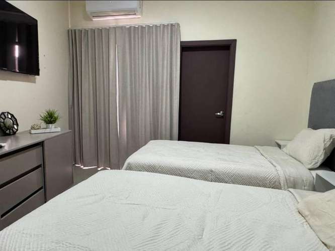 Alquiler apartamento amueblado en Miraflores - Imagen 2