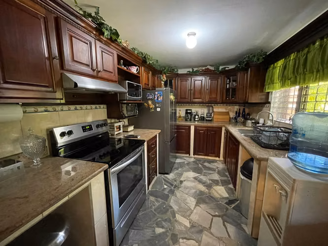 Venta de casa en Los Alamos, San Pedro Sula, Honduras - Imagen 5