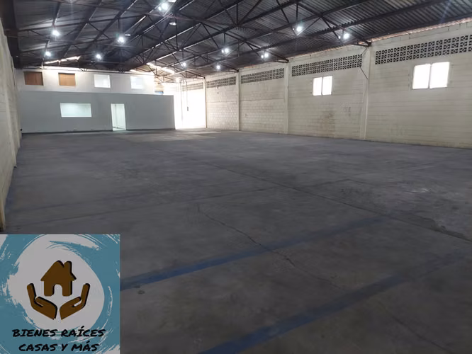 ALQUILO 2 BODEGAS EN EL ANILLO PERIFÉRICO CERCA DE COLONIA 21 DE OCTUBRE - Imagen 2