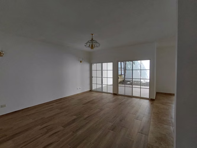 Se Vende Amplia Casa Col. Miraflores - Imagen 5
