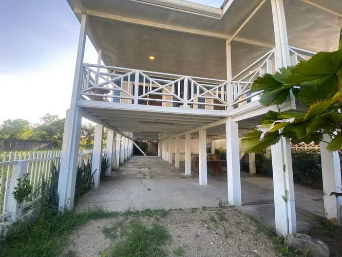 Se vende casa de Playa en Tela