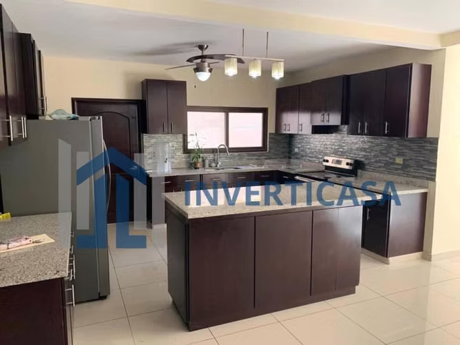 Se vende hermosa casa en Res La Foresta