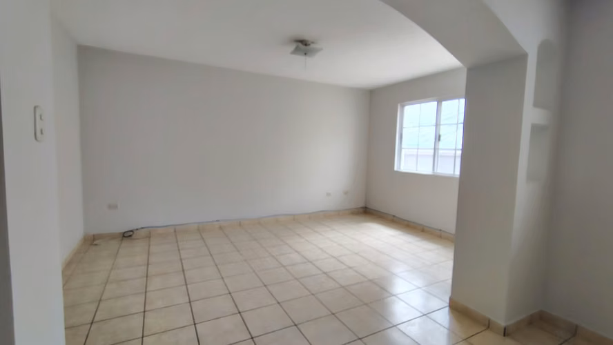 CASA EN VENTA. Amplia, Moderna de 3 hab. en Residencial Sta Cruz TGU - Imagen 6