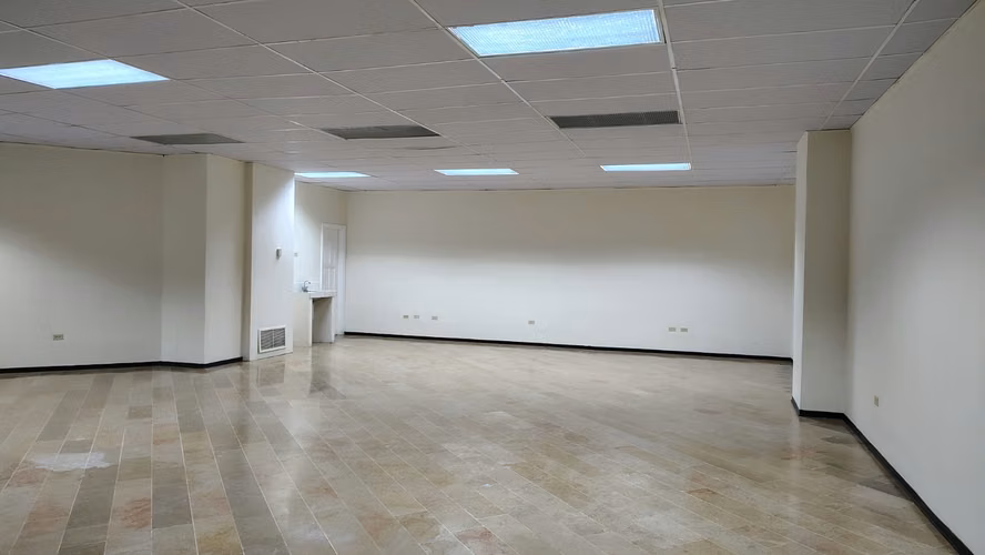 LOCAL COMERCIAL / OFICINAS en Renta – Colonia Miramontes TGU