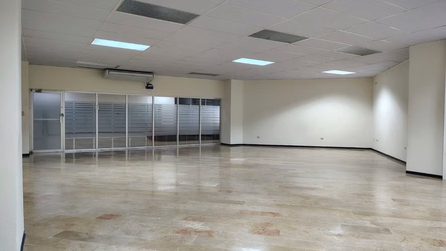 LOCAL COMERCIAL / OFICINAS en Renta – Colonia Miramontes TGU