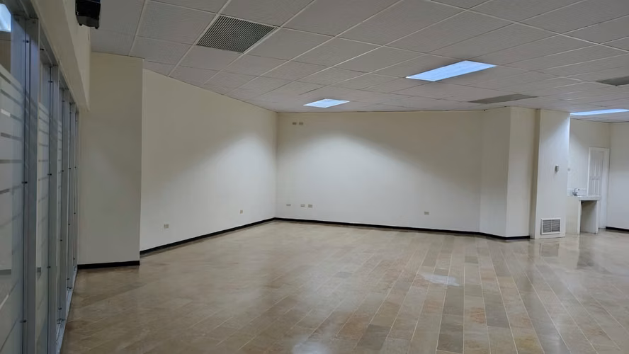 LOCAL COMERCIAL / OFICINAS en Renta – Colonia Miramontes TGU
