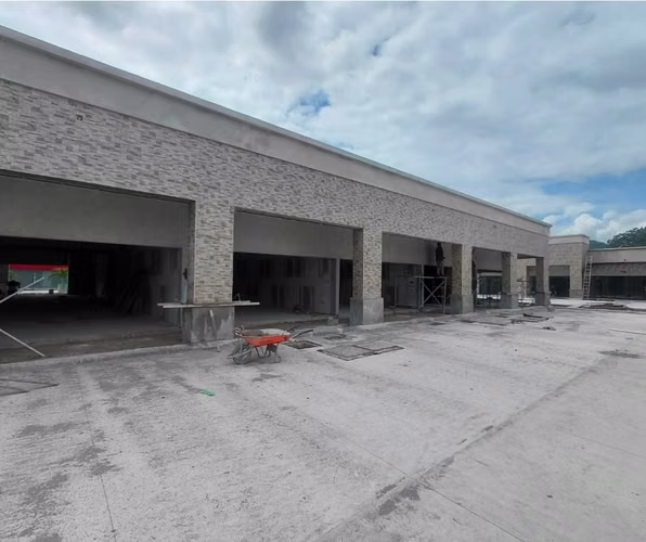 Se Alquilan Locales Nuevos en Plaza Comercial Calpules - Imagen 3