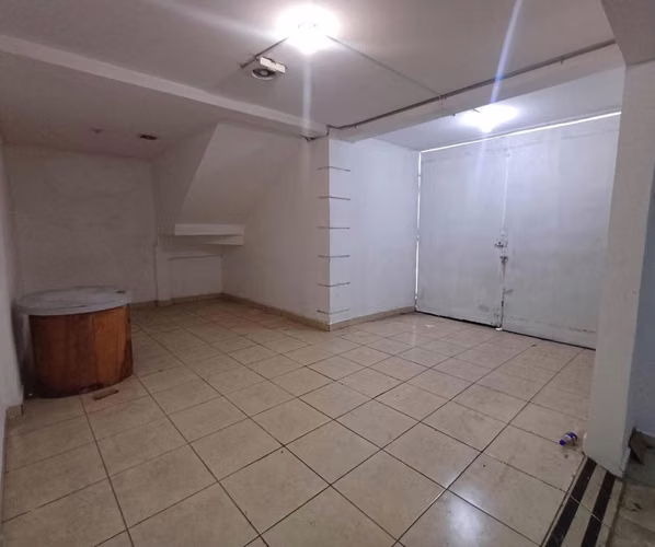 Se Alquila Local estilo casa en Barrio Santa Ana - Imagen 7