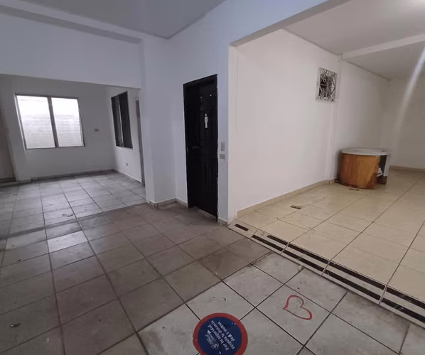 Se Alquila Local estilo casa en Barrio Santa Ana - Imagen 4