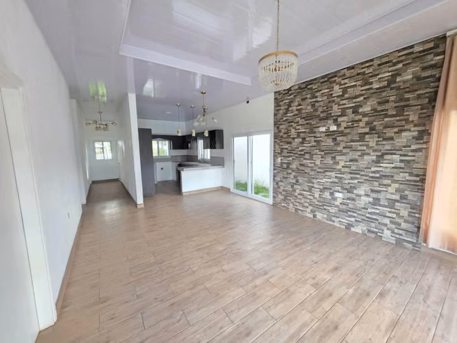 Venta de casa en Residencial Altamira Valle de Angeles