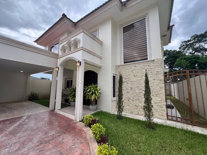 SE VENDE CASA EN RESIDENCIAL CIUDAD MAYA SAN PEDRO SULA