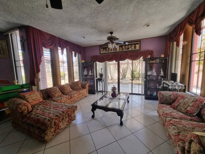 Se Vende Casa en Los Alamos - San Pedro Sula
