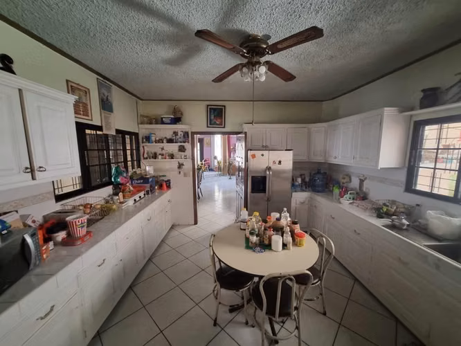 Se Vende Casa en Los Alamos - San Pedro Sula