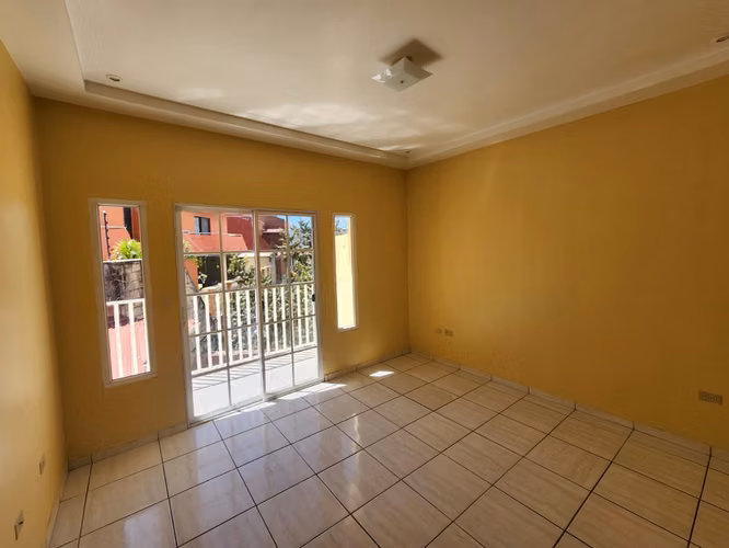 Se Vende Hermosa Casa Res. Altos Trapiche - Imagen 7