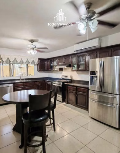 SE VENDE AMPLIA CASA EN RESIDENCIAL EL  BARRIAL SAN PEDRO SULA - Imagen 4