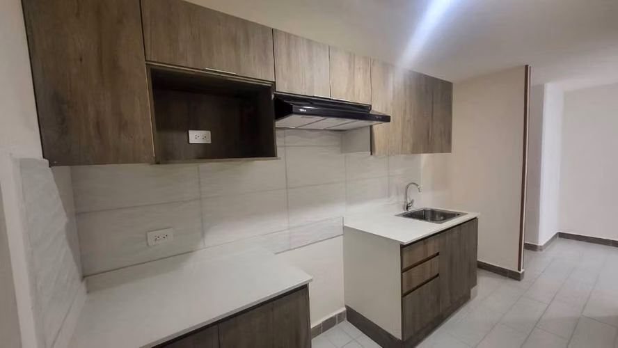 Super precio! Alquiler de apartamento en Lirios de Miraflores - Imagen 5