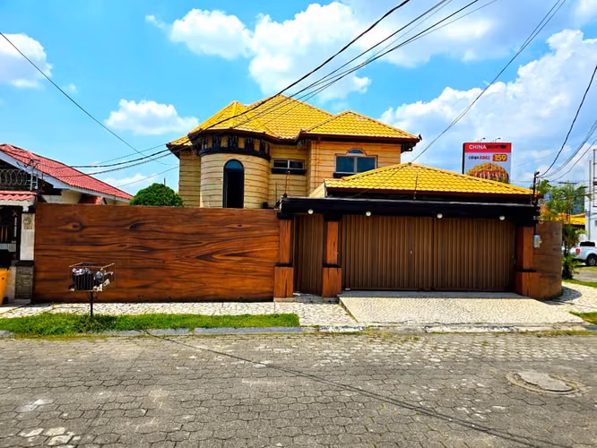  Casa en Venta | Colonia Jardines del Valle – San Pedro Sula