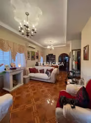 Se vende casa de un nivel en Ba. Rio de Piedras (zona comercial)