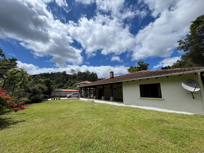 Propiedad de campo en venta.