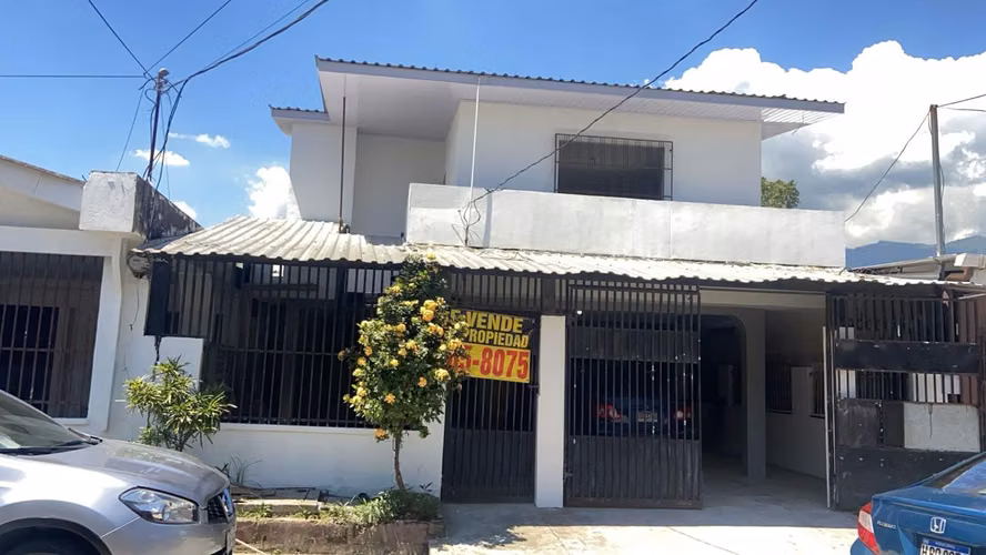 Se vende casa en Los Castaños