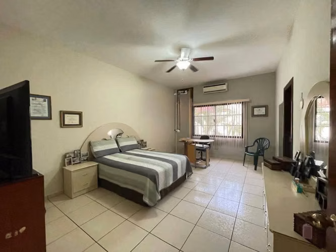 Se vende casa en Res. El Pedregal - San Pedro Sula - Imagen 6