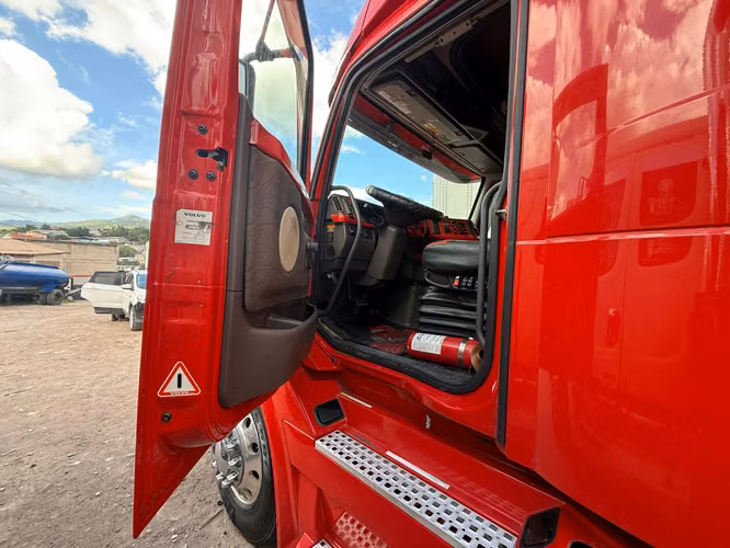 COMBO PODEROSO: Volvo VNL + Furgón 53’ | ¡Listo para Facturar!